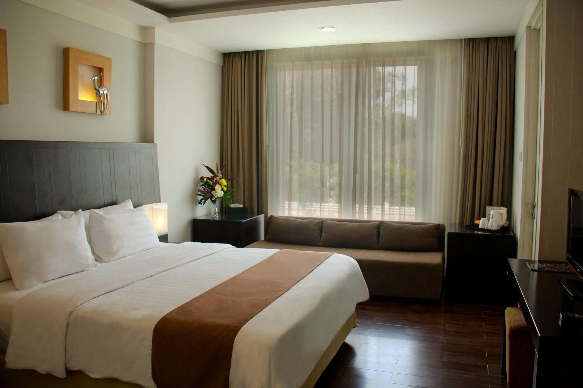 Aston Hotel&resort Resor 4*